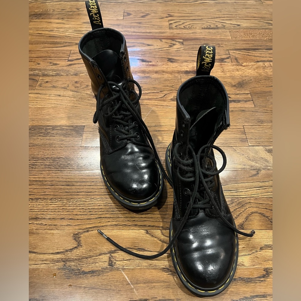 Dr. Martens Original 1460 Smooth Black Leather Lace-Up Boots